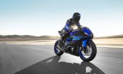 R7 Yamaha moto Zlín