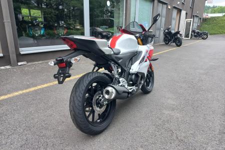 Yamaha Zlín YZF-R125