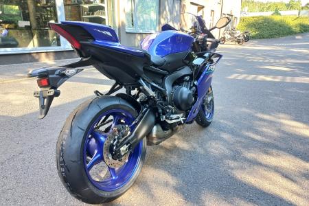 Yamaha Zlín YZF-R9