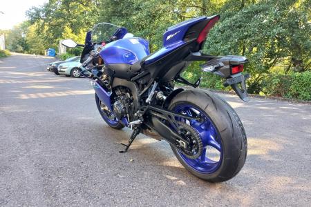 Yamaha Zlín YZF-R9