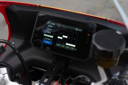 Systém řízení jízdy YRC a 6ti osá jednotka IMU