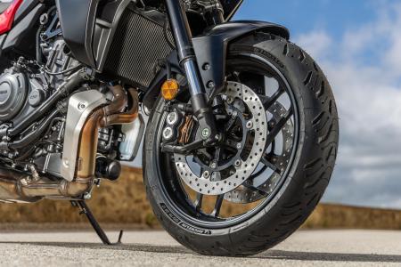 Radiální čtyřpístkové brzdové třmeny